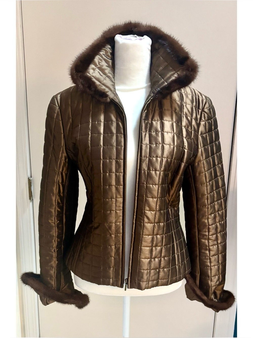 Adrienne Vittadini Quilted Silk, Mink Fur Trim Brown Lightweight Jacket-Size 4